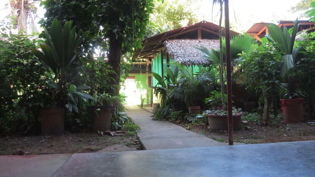 Tambopata Hostel Bambu Puerto Maldonado Luaran gambar